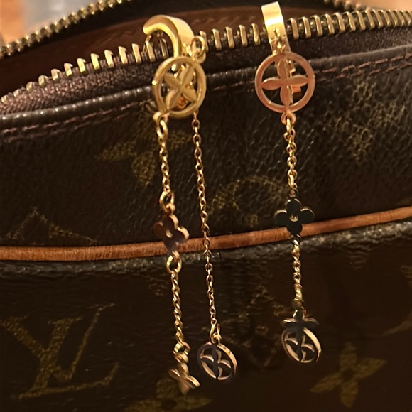 Long earings 😍😍😍 - Picture 1 of 1